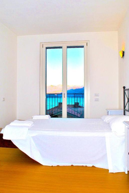 Luxury Penthouse With Big Terrace Apartment Argegno Exterior photo